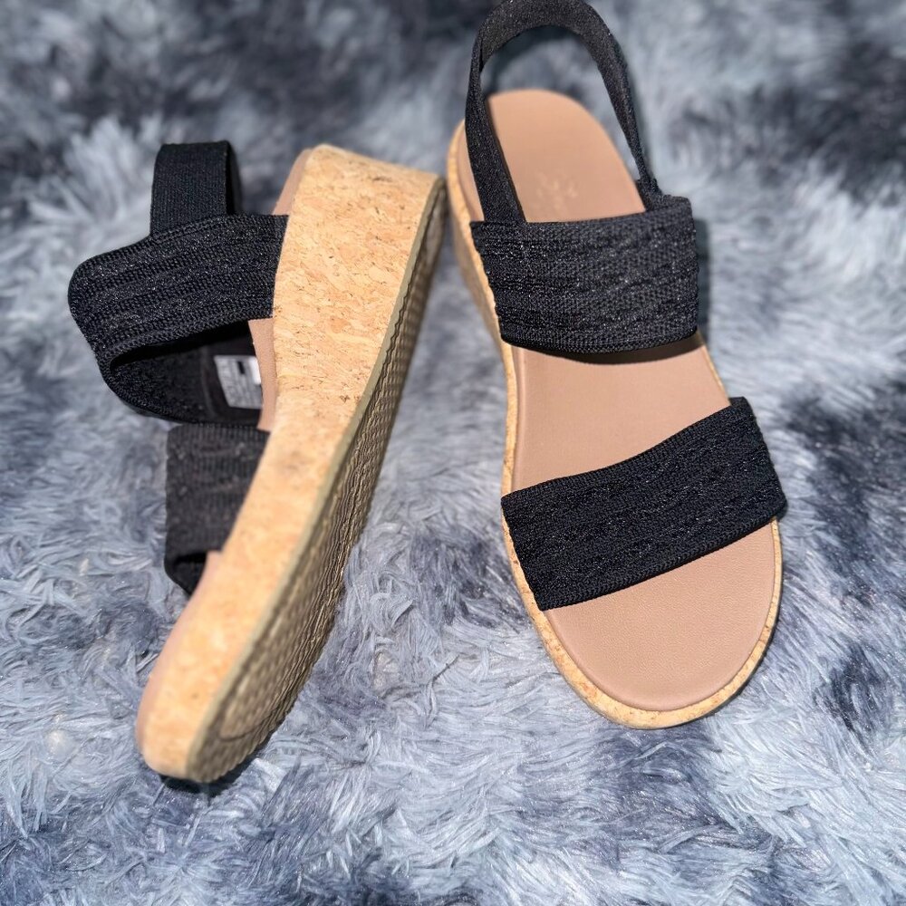 Skechers Arch Fit, Size 7, Color Black